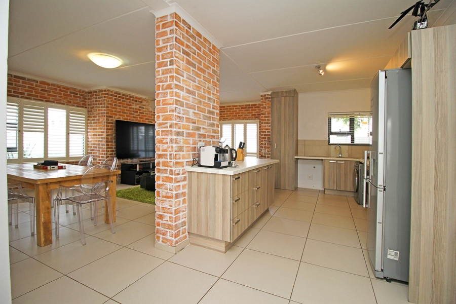 3 Bedroom Property for Sale in Broadacres Gauteng