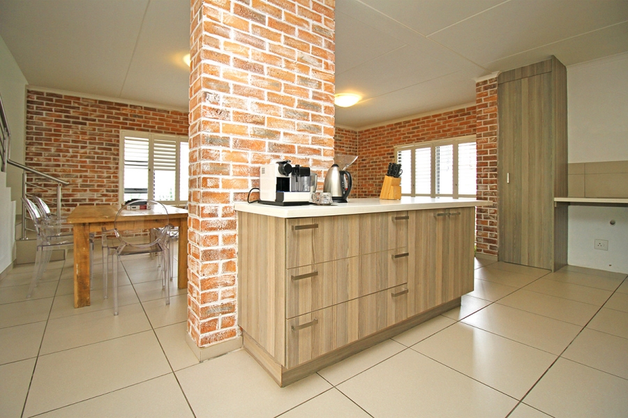 3 Bedroom Property for Sale in Broadacres Gauteng