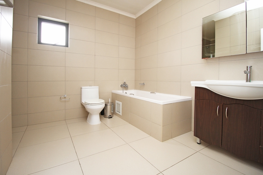 3 Bedroom Property for Sale in Broadacres Gauteng