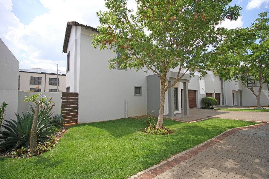 3 Bedroom Property for Sale in Broadacres Gauteng