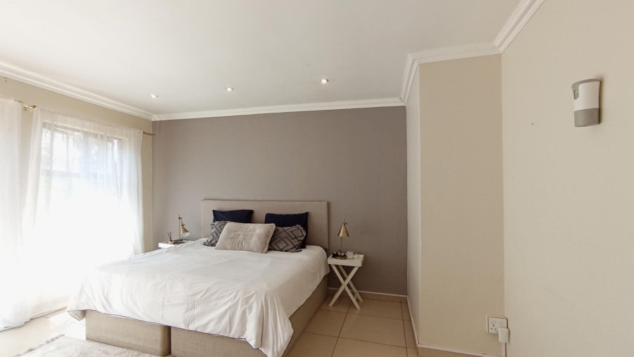 5 Bedroom Property for Sale in Beverley Gauteng