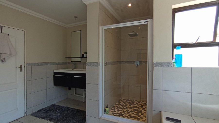 5 Bedroom Property for Sale in Beverley Gauteng