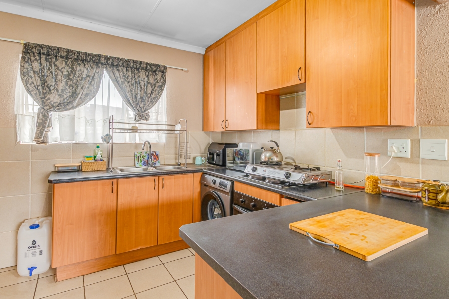 2 Bedroom Property for Sale in Fairland Gauteng