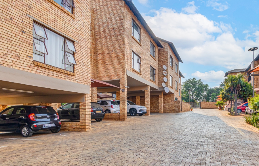 2 Bedroom Property for Sale in Fairland Gauteng