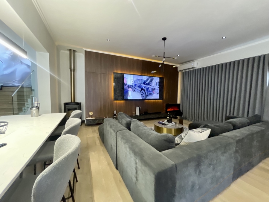 3 Bedroom Property for Sale in Bryanston Gauteng