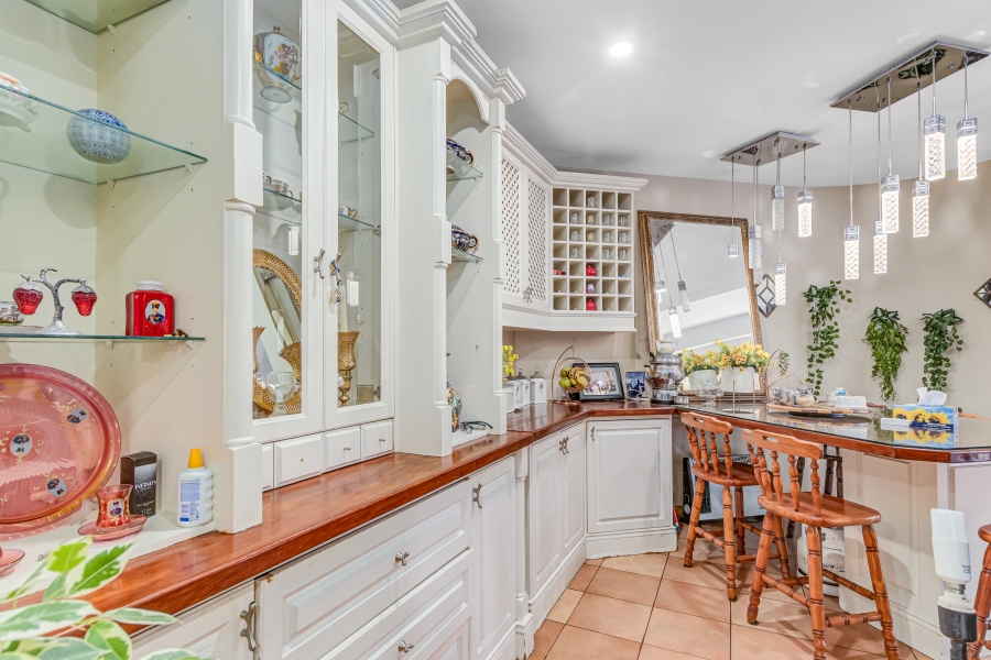 5 Bedroom Property for Sale in Dainfern Gauteng