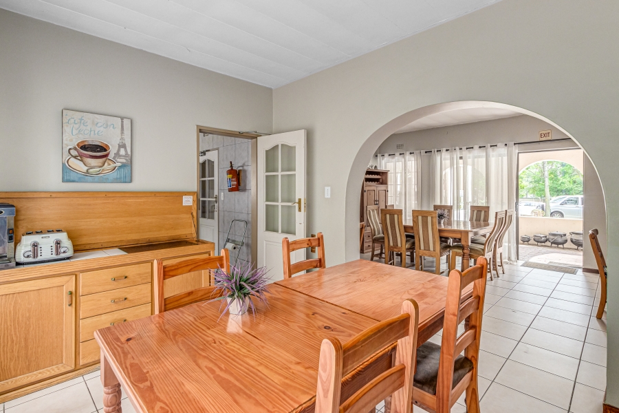 6 Bedroom Property for Sale in Magaliessig Gauteng