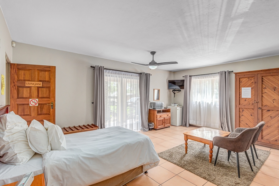 6 Bedroom Property for Sale in Magaliessig Gauteng