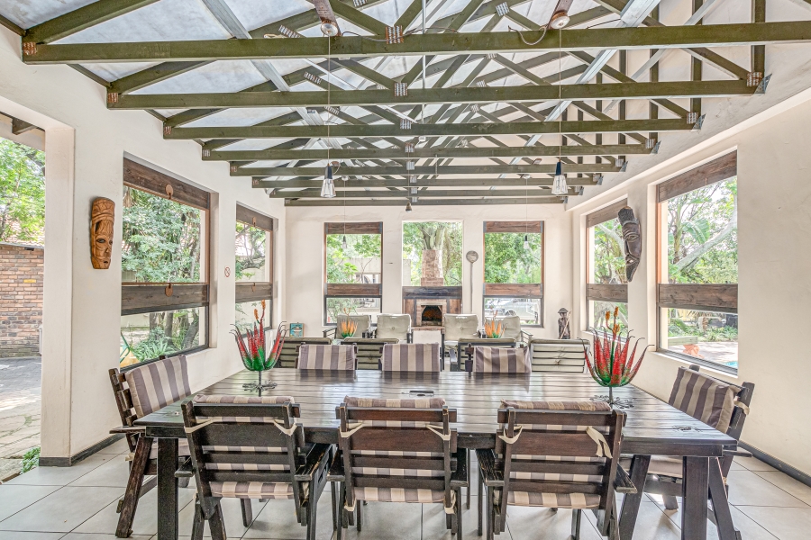 6 Bedroom Property for Sale in Magaliessig Gauteng