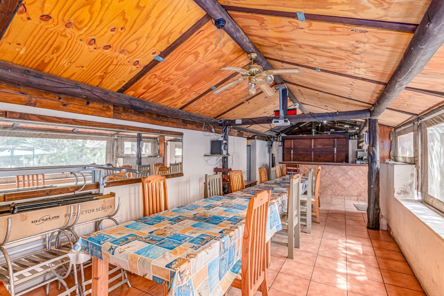 6 Bedroom Property for Sale in Magaliessig Gauteng