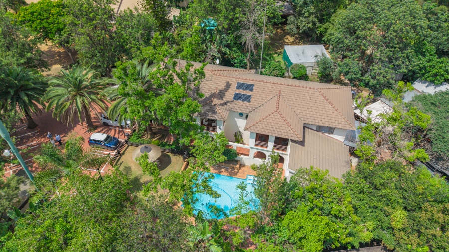 6 Bedroom Property for Sale in Magaliessig Gauteng