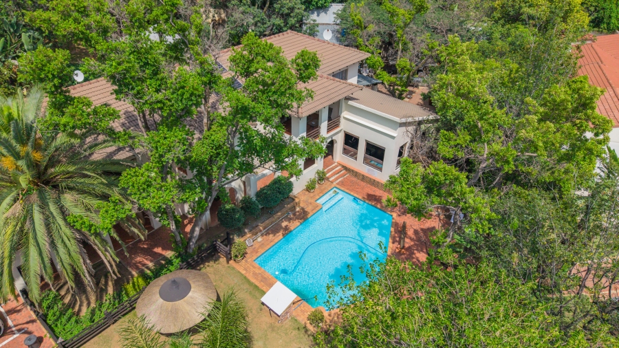 6 Bedroom Property for Sale in Magaliessig Gauteng