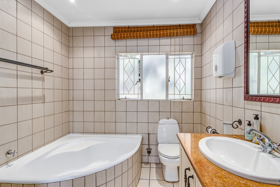 5 Bedroom Property for Sale in Bryanston Gauteng