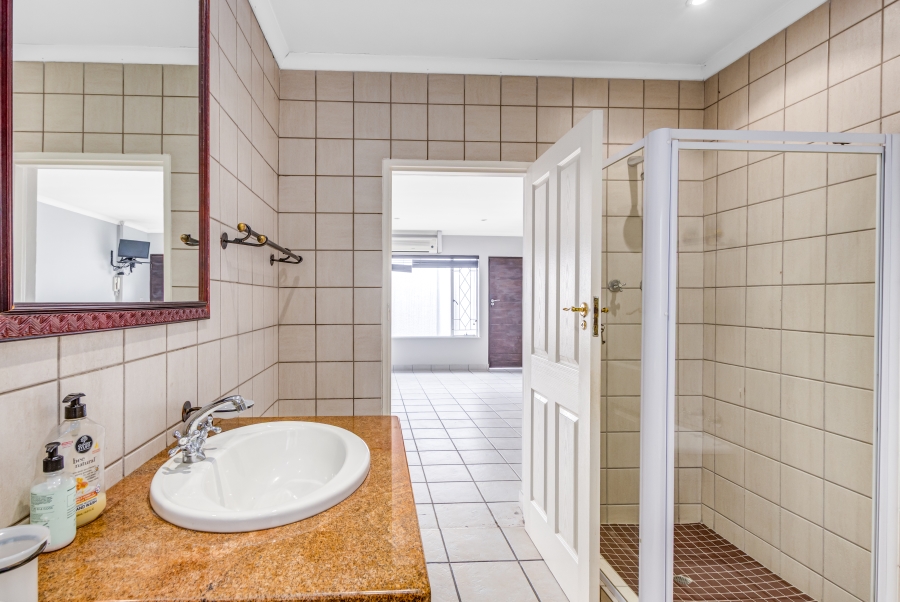 5 Bedroom Property for Sale in Bryanston Gauteng