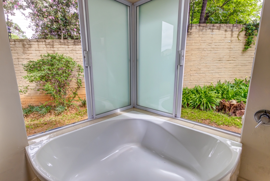 5 Bedroom Property for Sale in Bryanston Gauteng