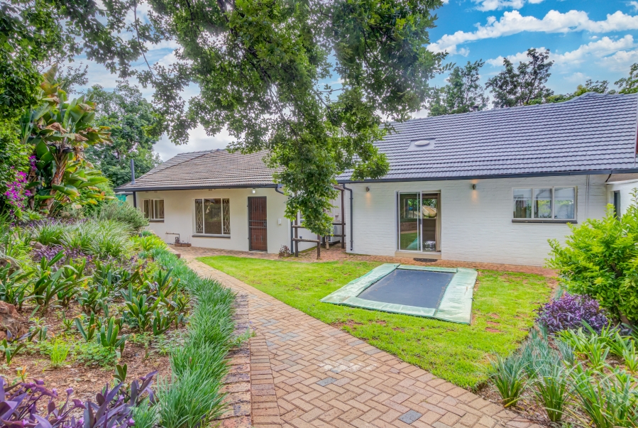5 Bedroom Property for Sale in Bryanston Gauteng