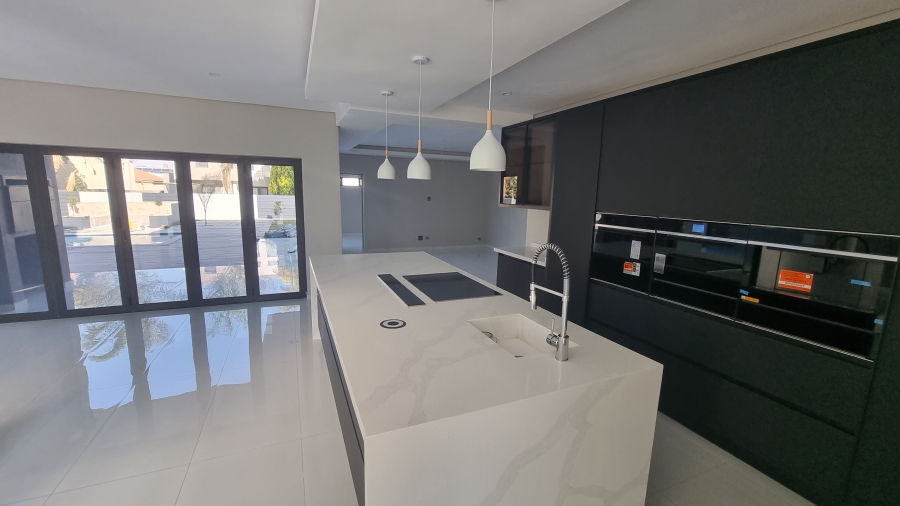 6 Bedroom Property for Sale in Silverwoods Country Estate Gauteng