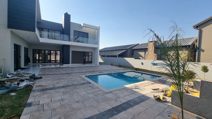 6 Bedroom Property for Sale in Silverwoods Country Estate Gauteng