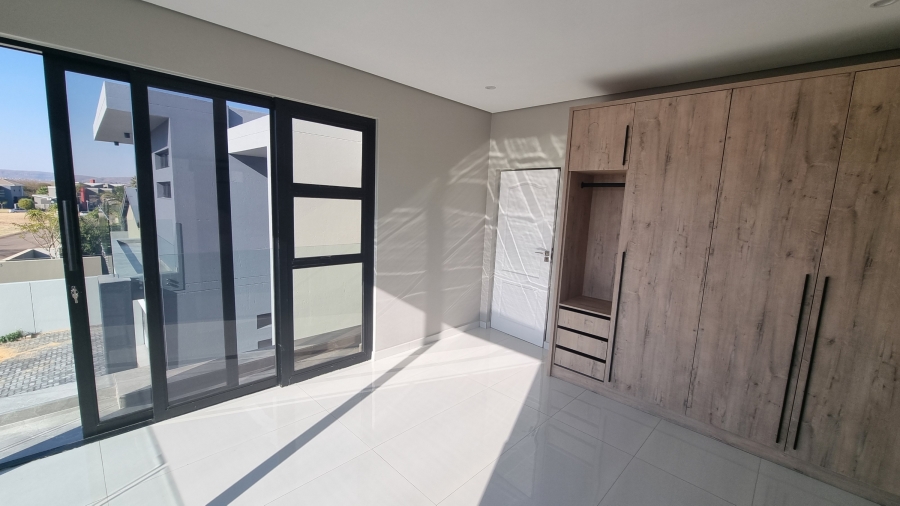 6 Bedroom Property for Sale in Silverwoods Country Estate Gauteng