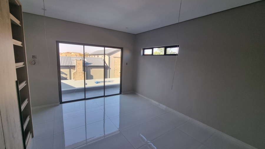 6 Bedroom Property for Sale in Silverwoods Country Estate Gauteng