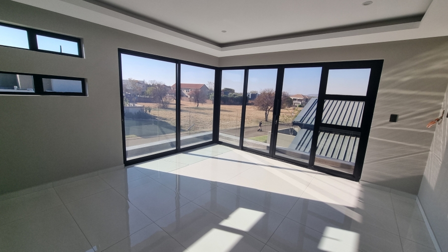 6 Bedroom Property for Sale in Silverwoods Country Estate Gauteng