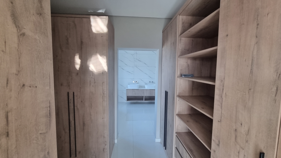 6 Bedroom Property for Sale in Silverwoods Country Estate Gauteng