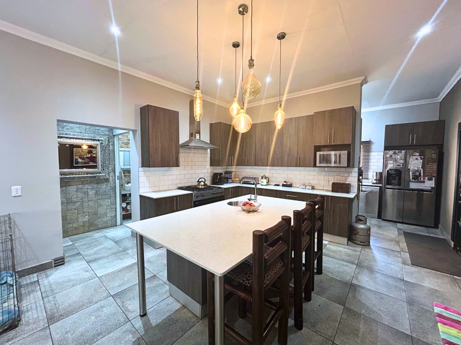 11 Bedroom Property for Sale in Gerardsville Gauteng