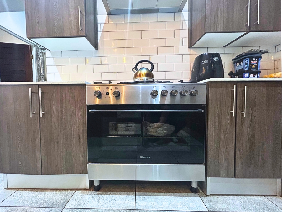 11 Bedroom Property for Sale in Gerardsville Gauteng