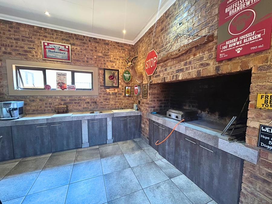 11 Bedroom Property for Sale in Gerardsville Gauteng