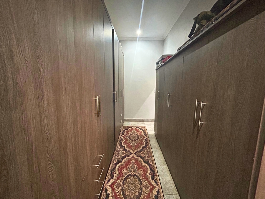 11 Bedroom Property for Sale in Gerardsville Gauteng