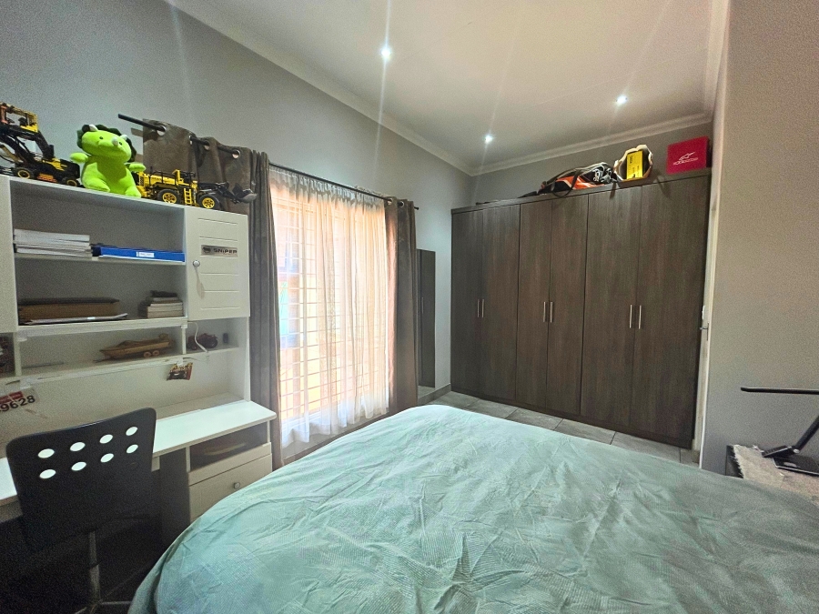 11 Bedroom Property for Sale in Gerardsville Gauteng
