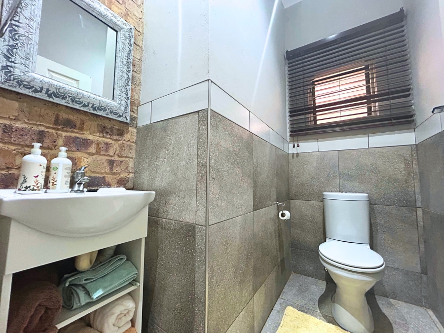 11 Bedroom Property for Sale in Gerardsville Gauteng