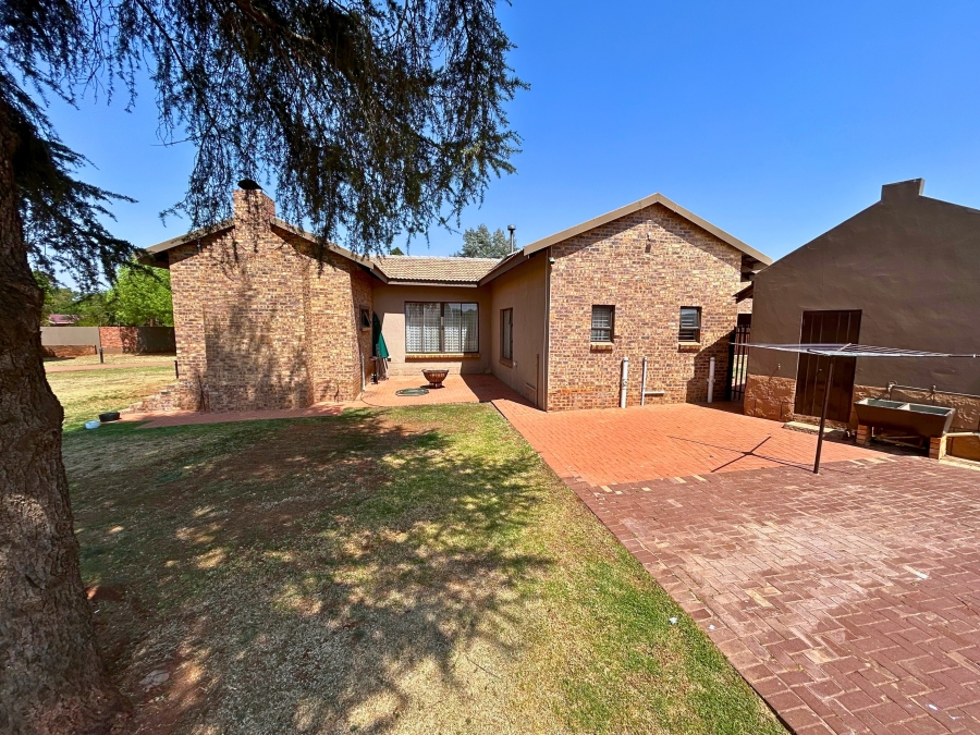 11 Bedroom Property for Sale in Gerardsville Gauteng