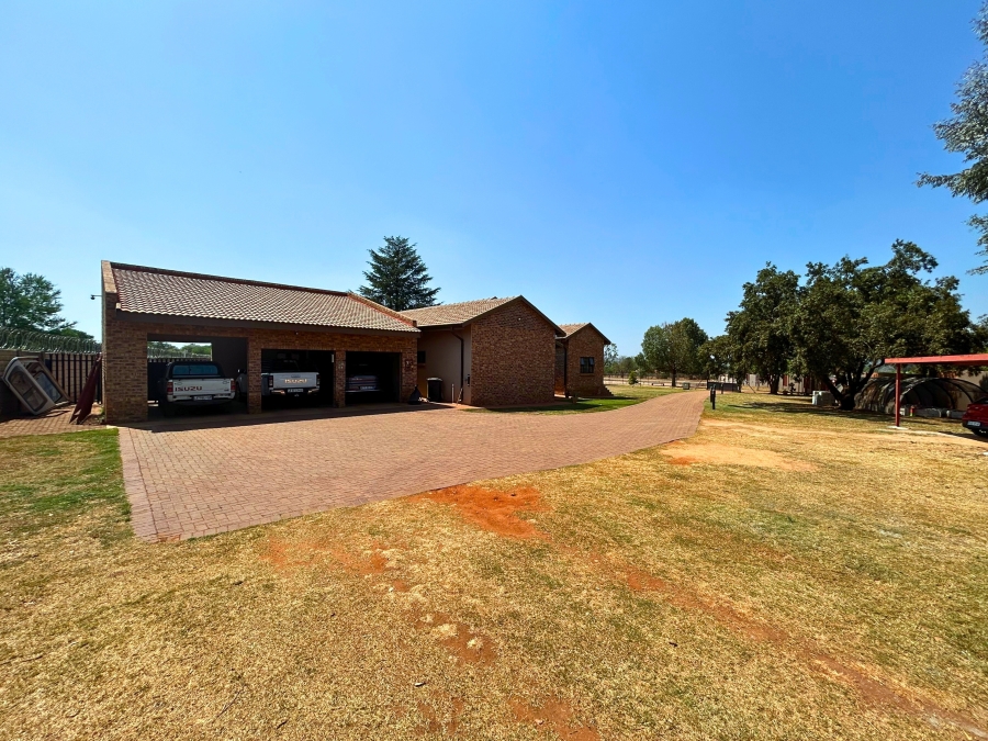 11 Bedroom Property for Sale in Gerardsville Gauteng