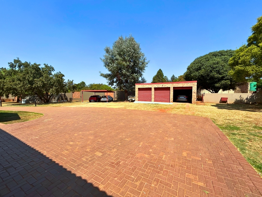11 Bedroom Property for Sale in Gerardsville Gauteng
