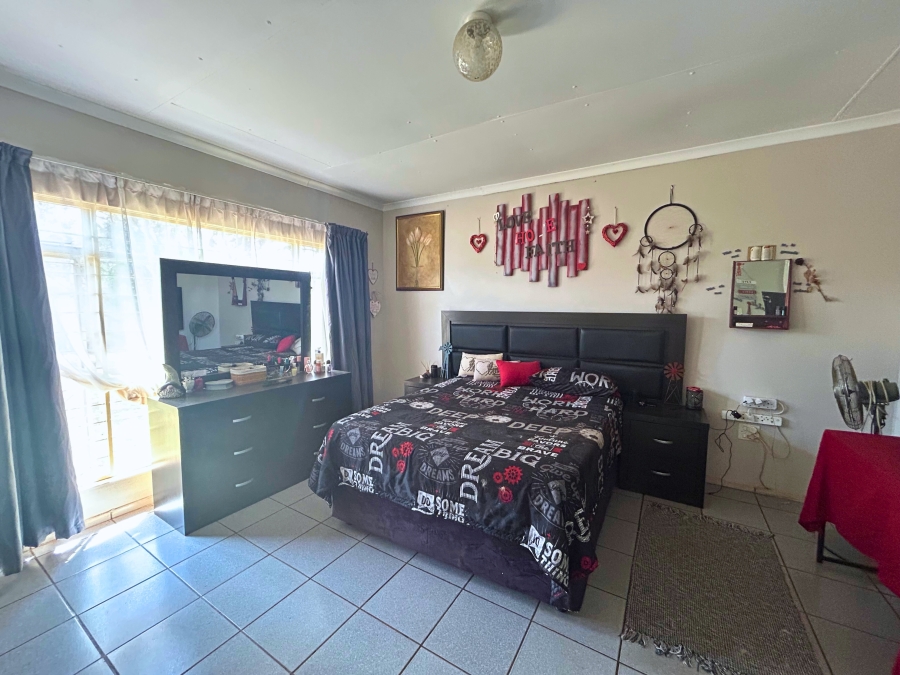 11 Bedroom Property for Sale in Gerardsville Gauteng