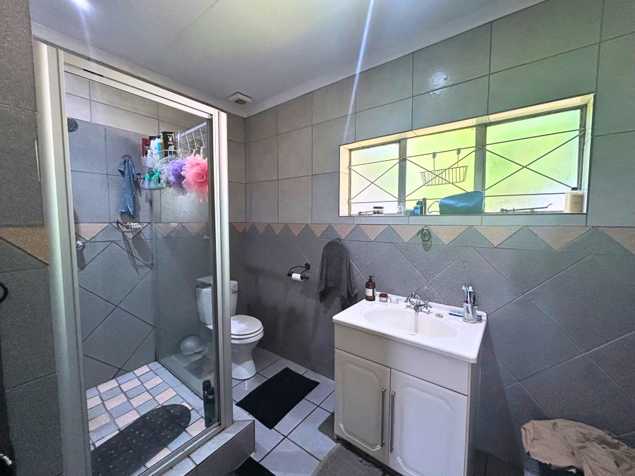 11 Bedroom Property for Sale in Gerardsville Gauteng