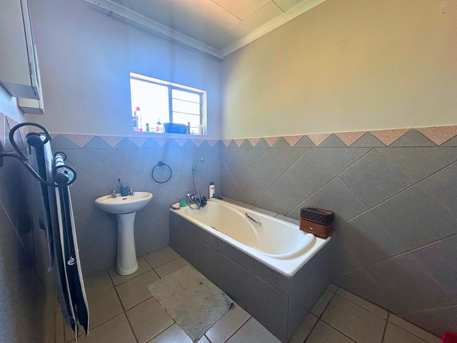 11 Bedroom Property for Sale in Gerardsville Gauteng