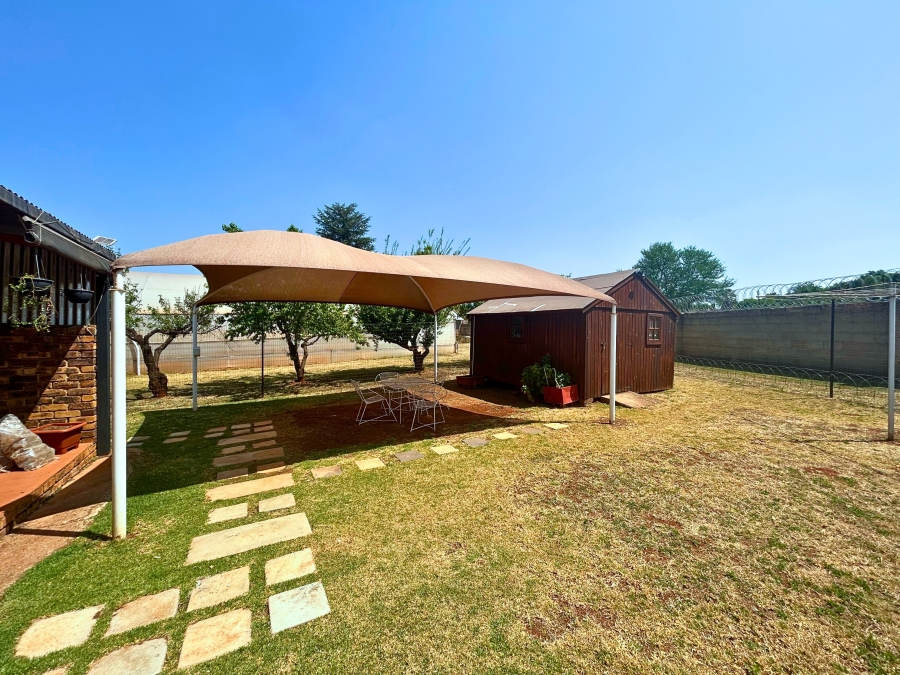 11 Bedroom Property for Sale in Gerardsville Gauteng