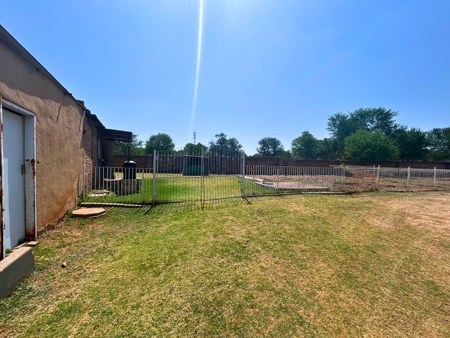 11 Bedroom Property for Sale in Gerardsville Gauteng