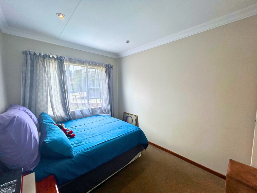 3 Bedroom Property for Sale in Die Hoewes Gauteng