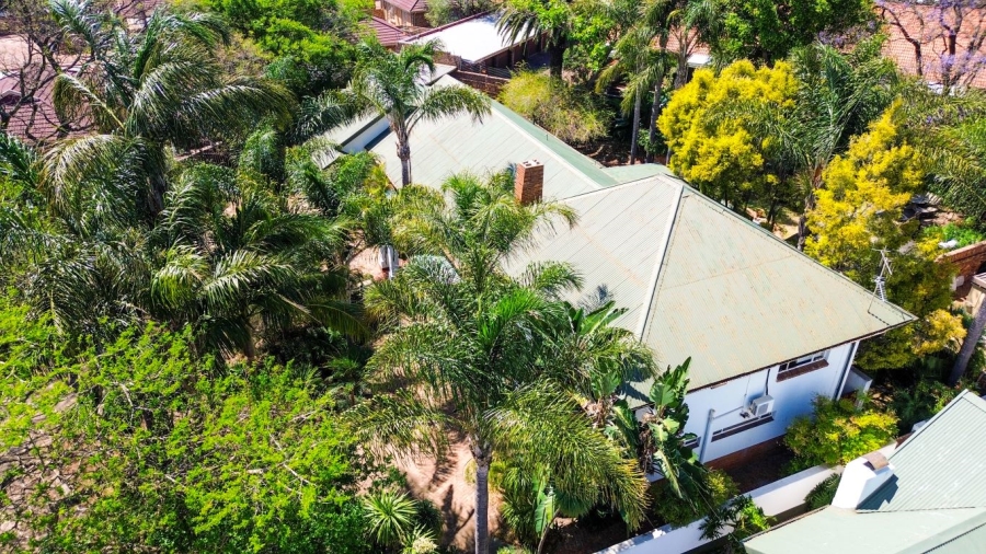 7 Bedroom Property for Sale in Die Hoewes Gauteng