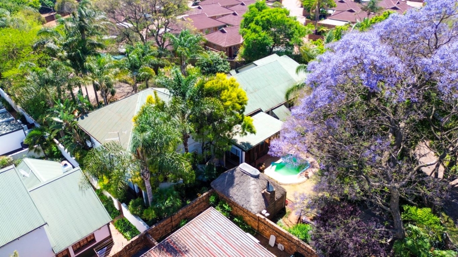 7 Bedroom Property for Sale in Die Hoewes Gauteng