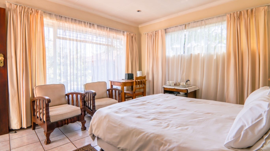 7 Bedroom Property for Sale in Die Hoewes Gauteng