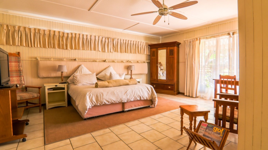 7 Bedroom Property for Sale in Die Hoewes Gauteng