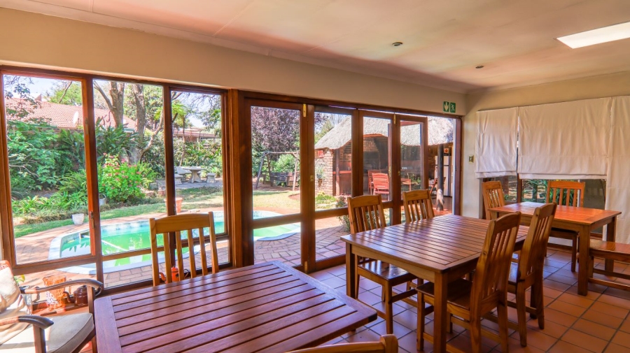 7 Bedroom Property for Sale in Die Hoewes Gauteng