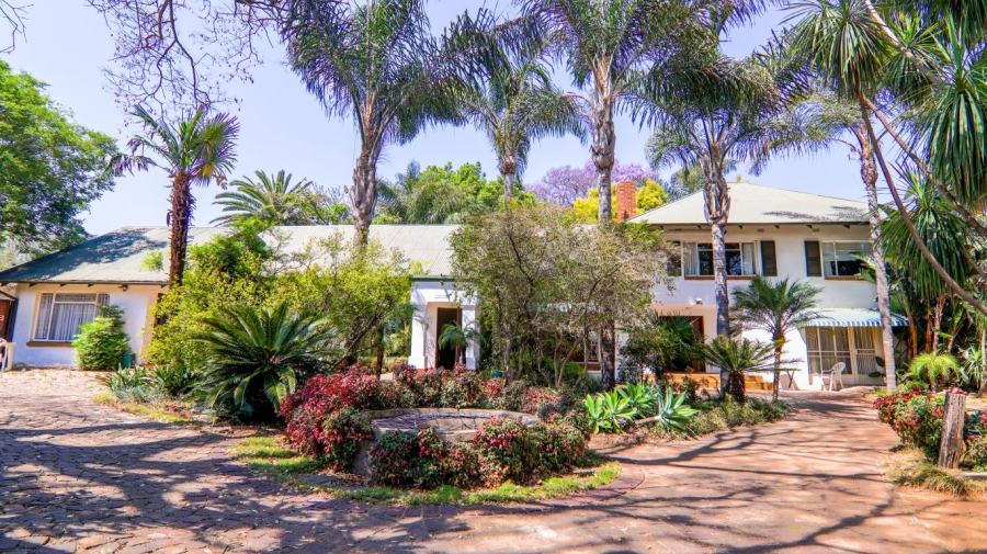 7 Bedroom Property for Sale in Die Hoewes Gauteng