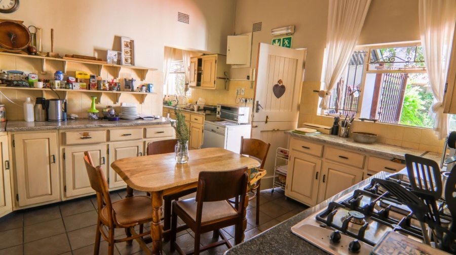 7 Bedroom Property for Sale in Die Hoewes Gauteng