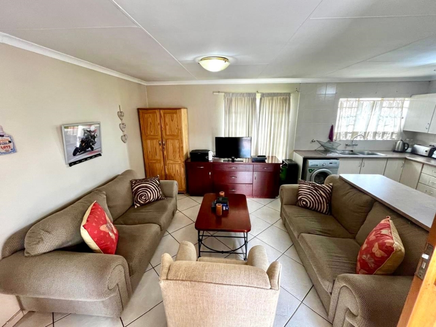 2 Bedroom Property for Sale in Ravenswood Gauteng