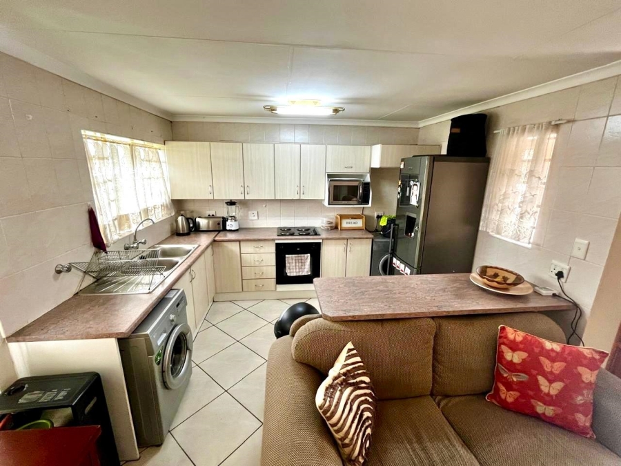 2 Bedroom Property for Sale in Ravenswood Gauteng